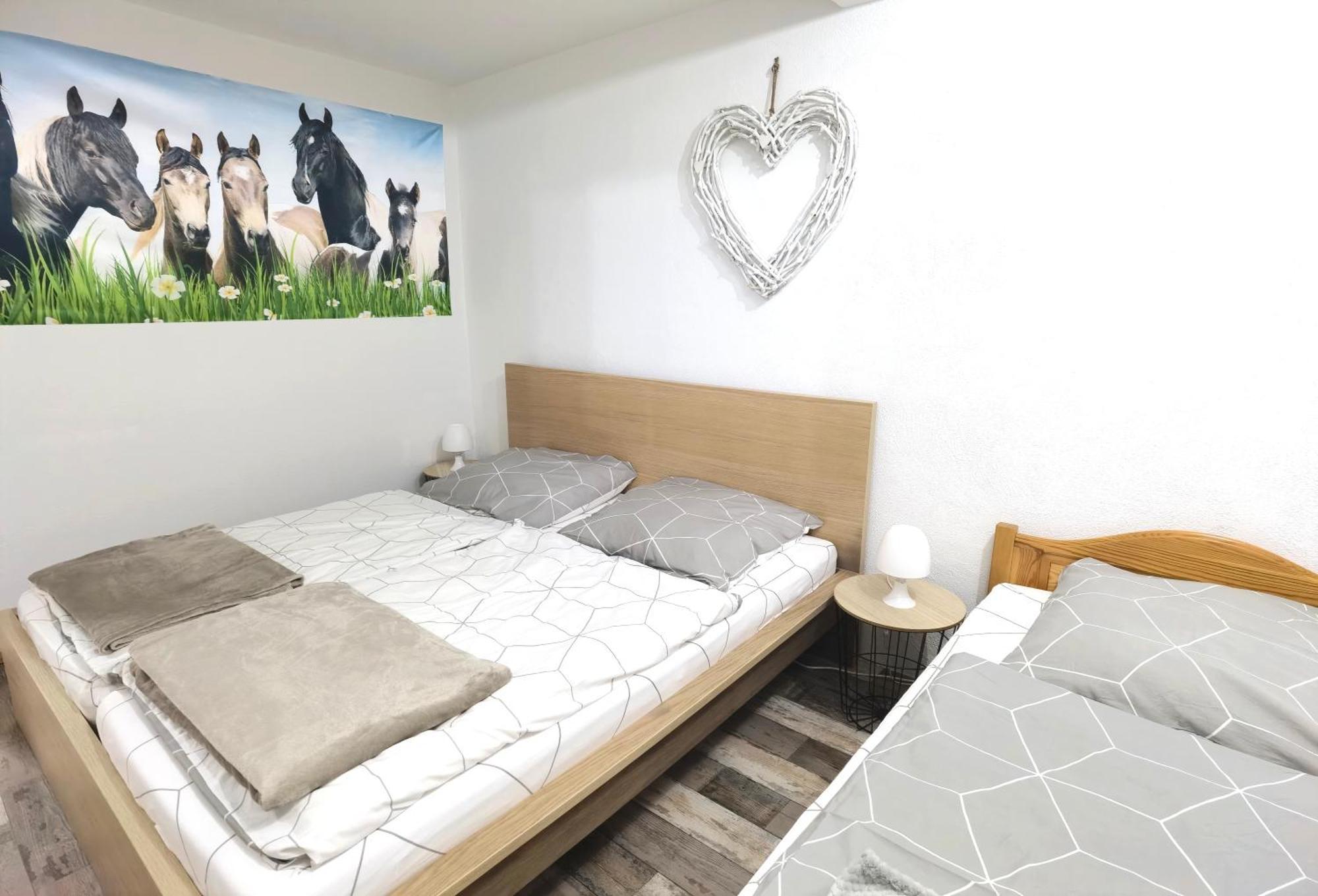 Ferienwohnung - Appartement "Painted Horse" Im Herzen Des Pfaelzer Waldes Reichenbach-Steegen Exterior photo